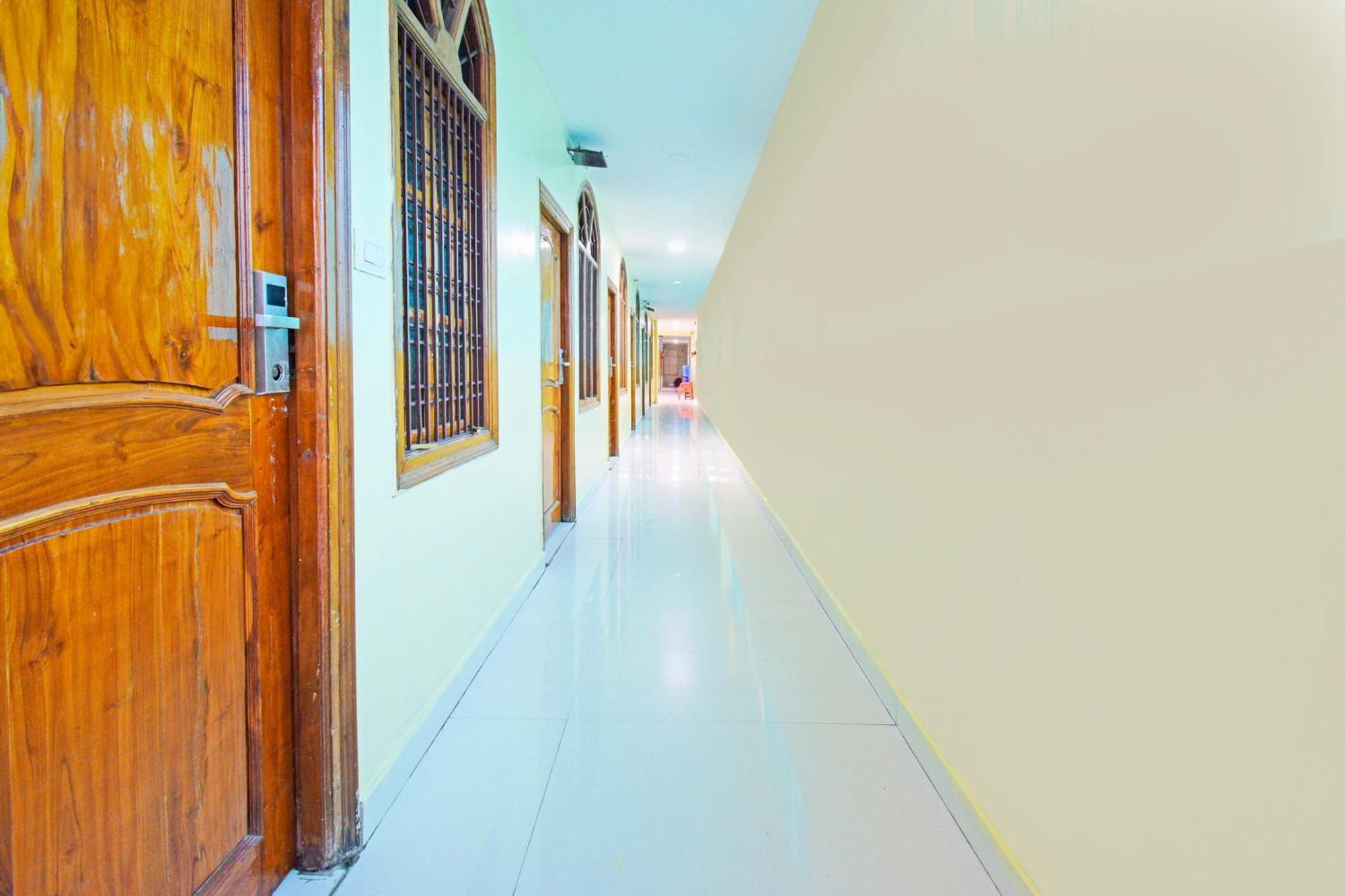 Super Townhouse Mancherial Mancherāl Kültér fotó