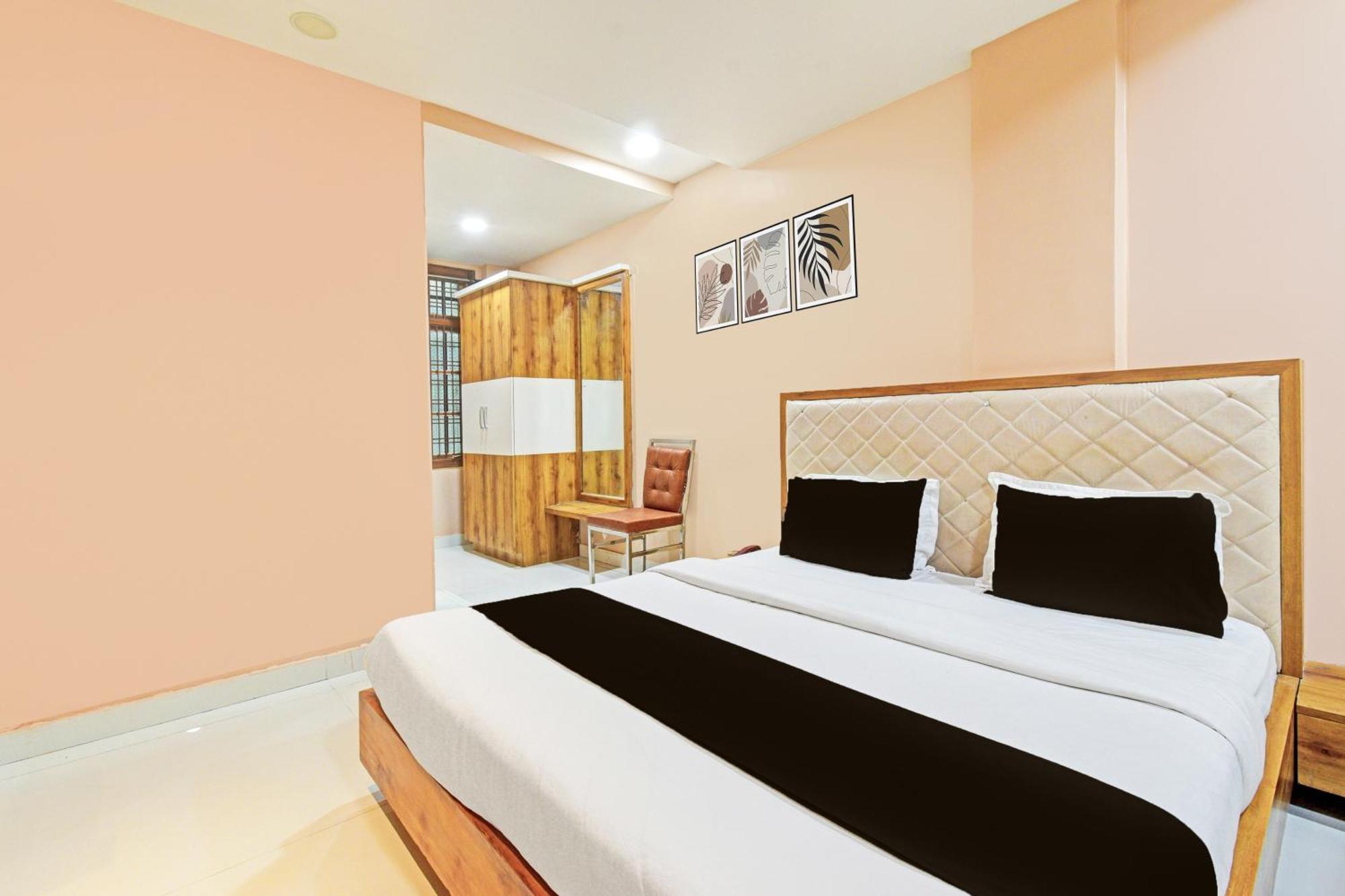Super Townhouse Mancherial Mancherāl Kültér fotó