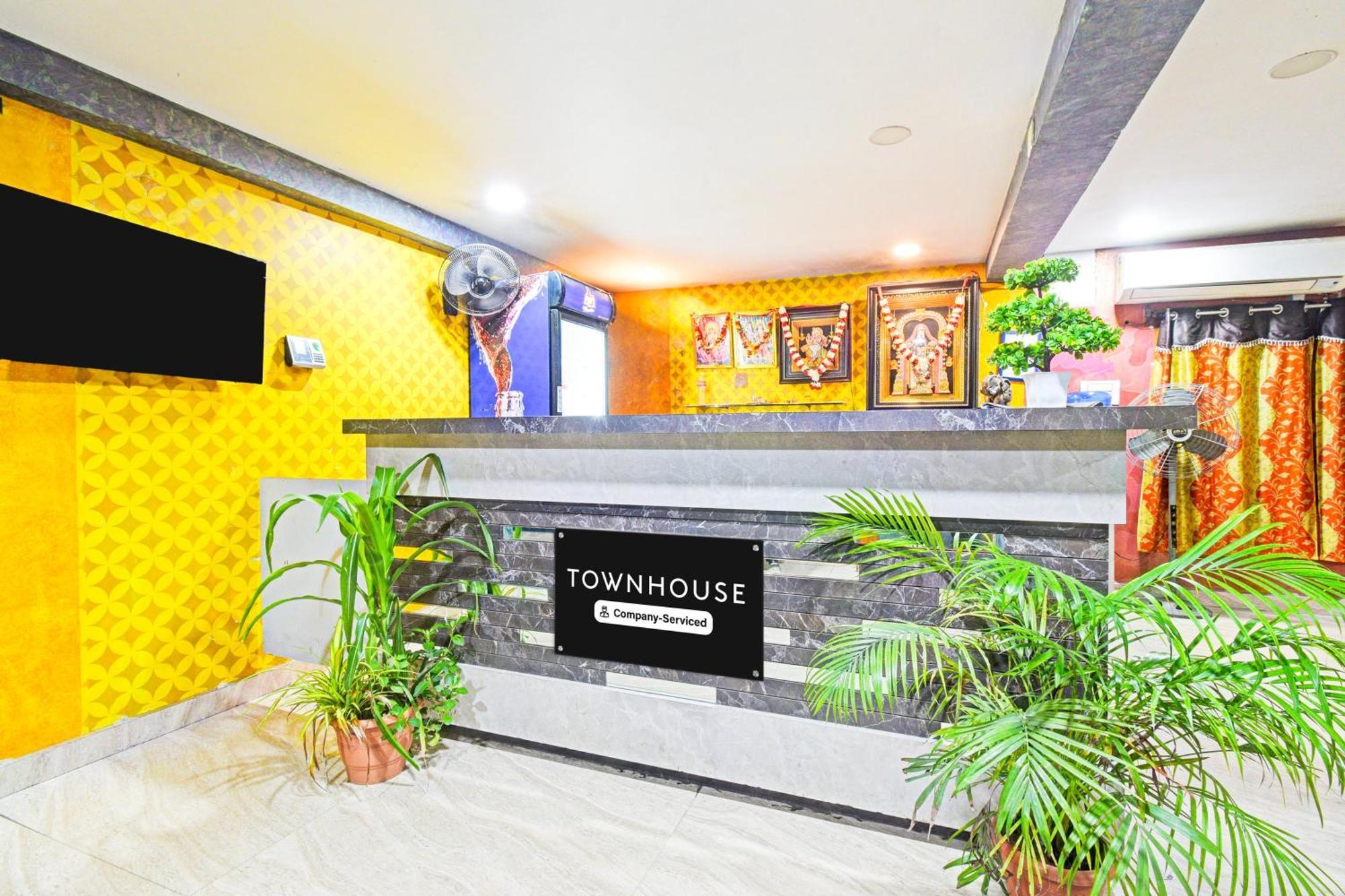 Super Townhouse Mancherial Mancherāl Kültér fotó