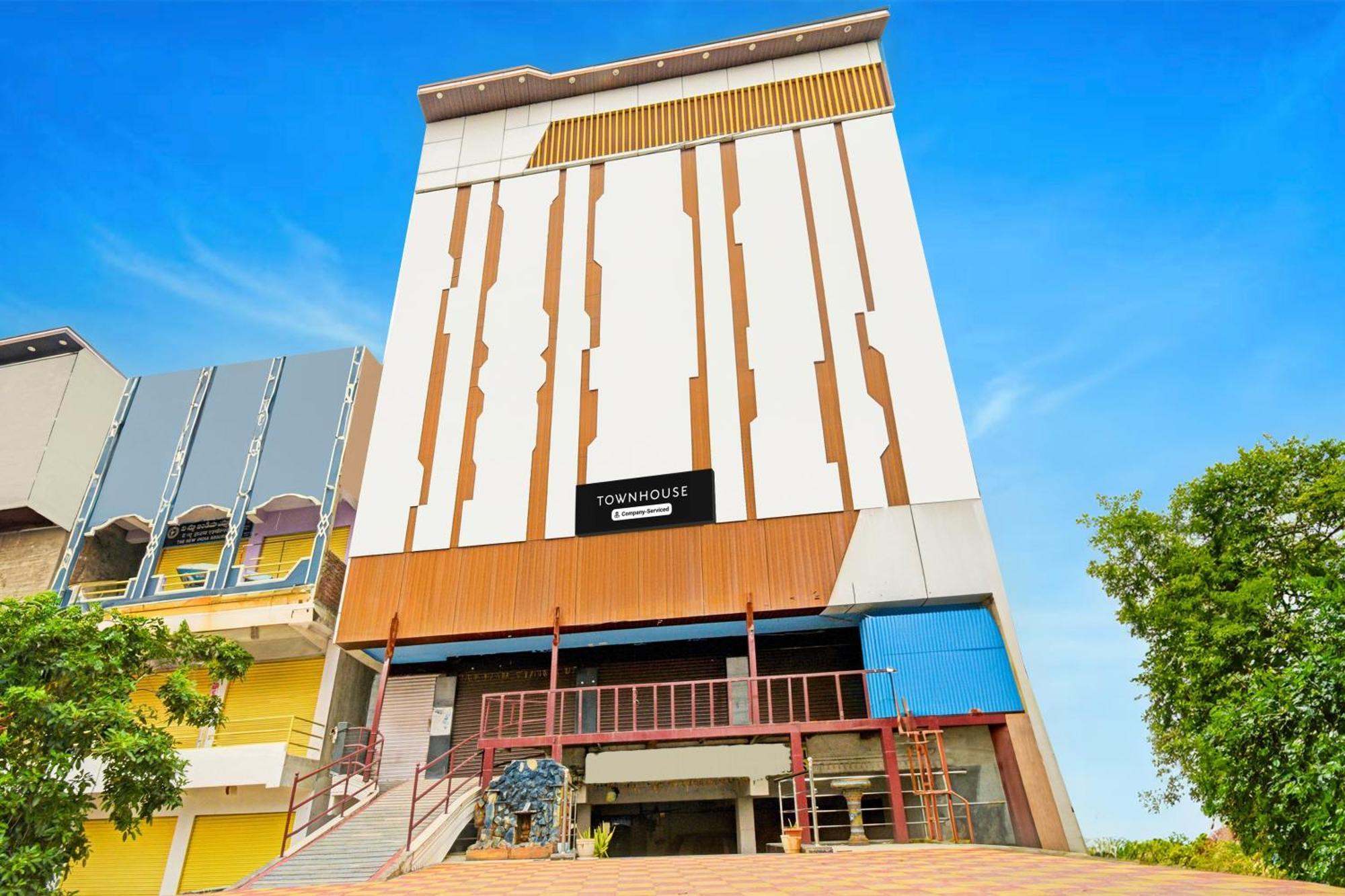 Super Townhouse Mancherial Mancherāl Kültér fotó