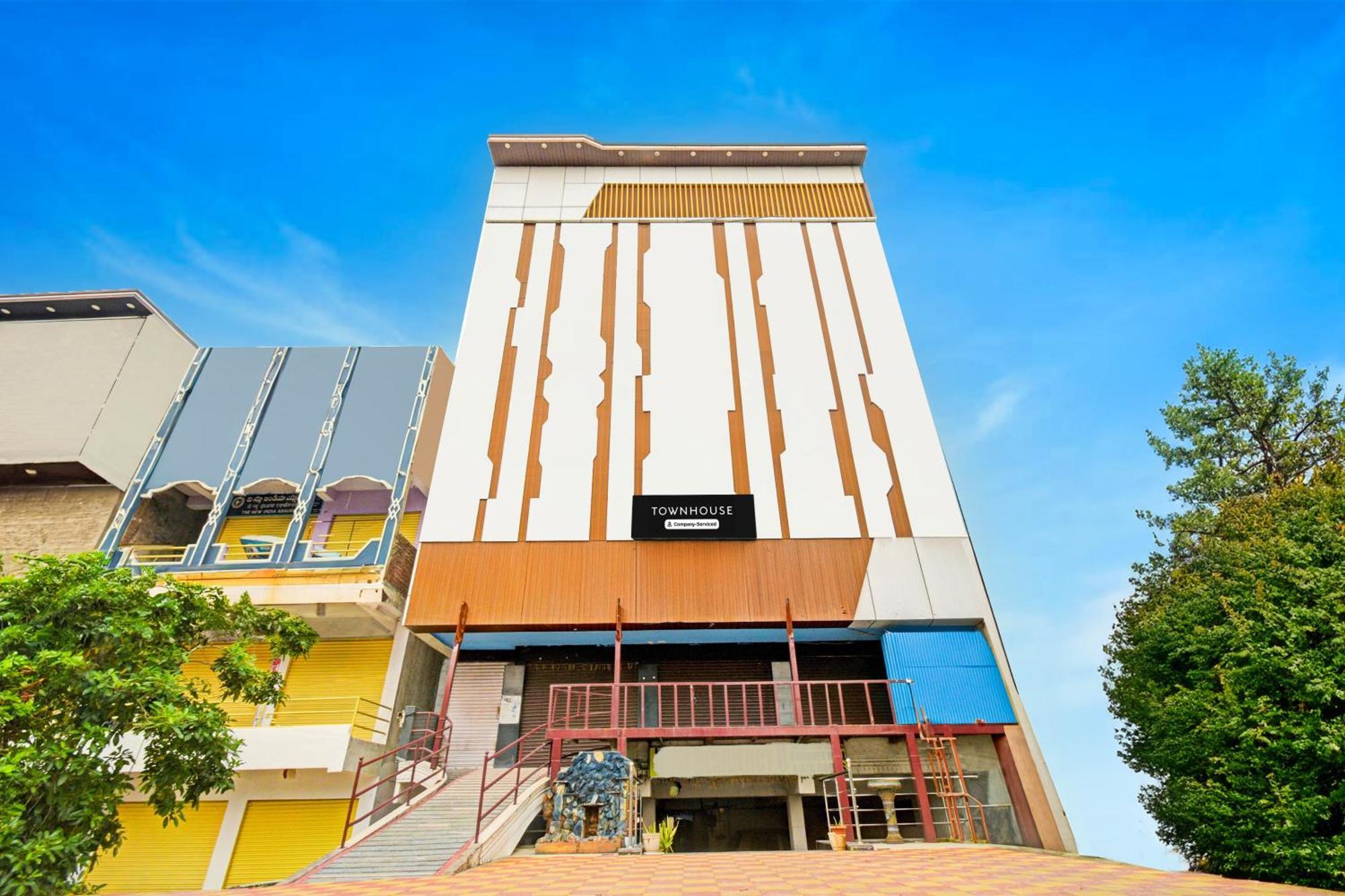 Super Townhouse Mancherial Mancherāl Kültér fotó