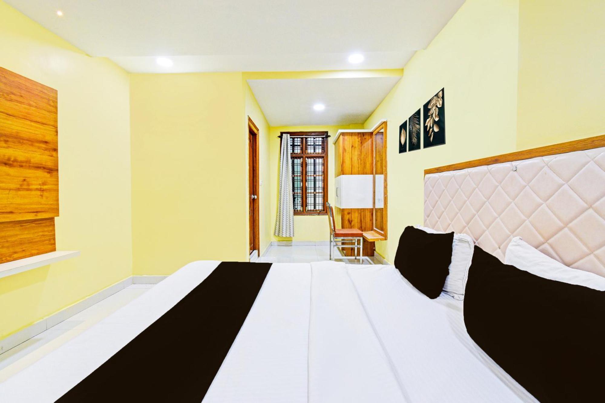 Super Townhouse Mancherial Mancherāl Kültér fotó