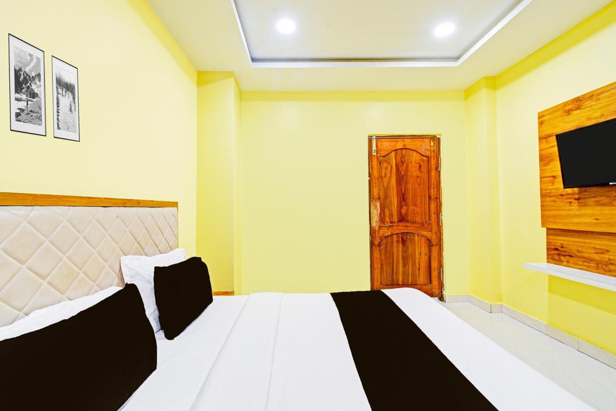 Super Townhouse Mancherial Mancherāl Kültér fotó